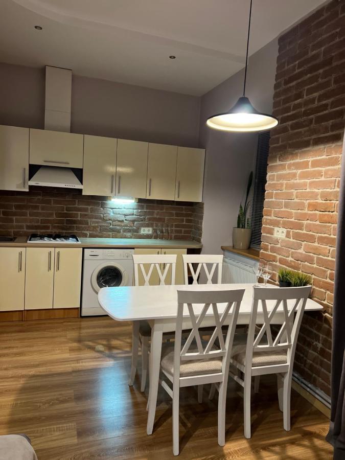 Vip Apartments ! 리비프 외부 사진