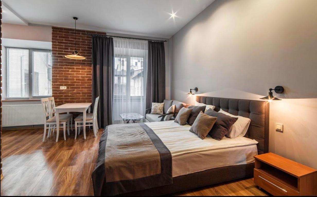 Vip Apartments ! 리비프 외부 사진