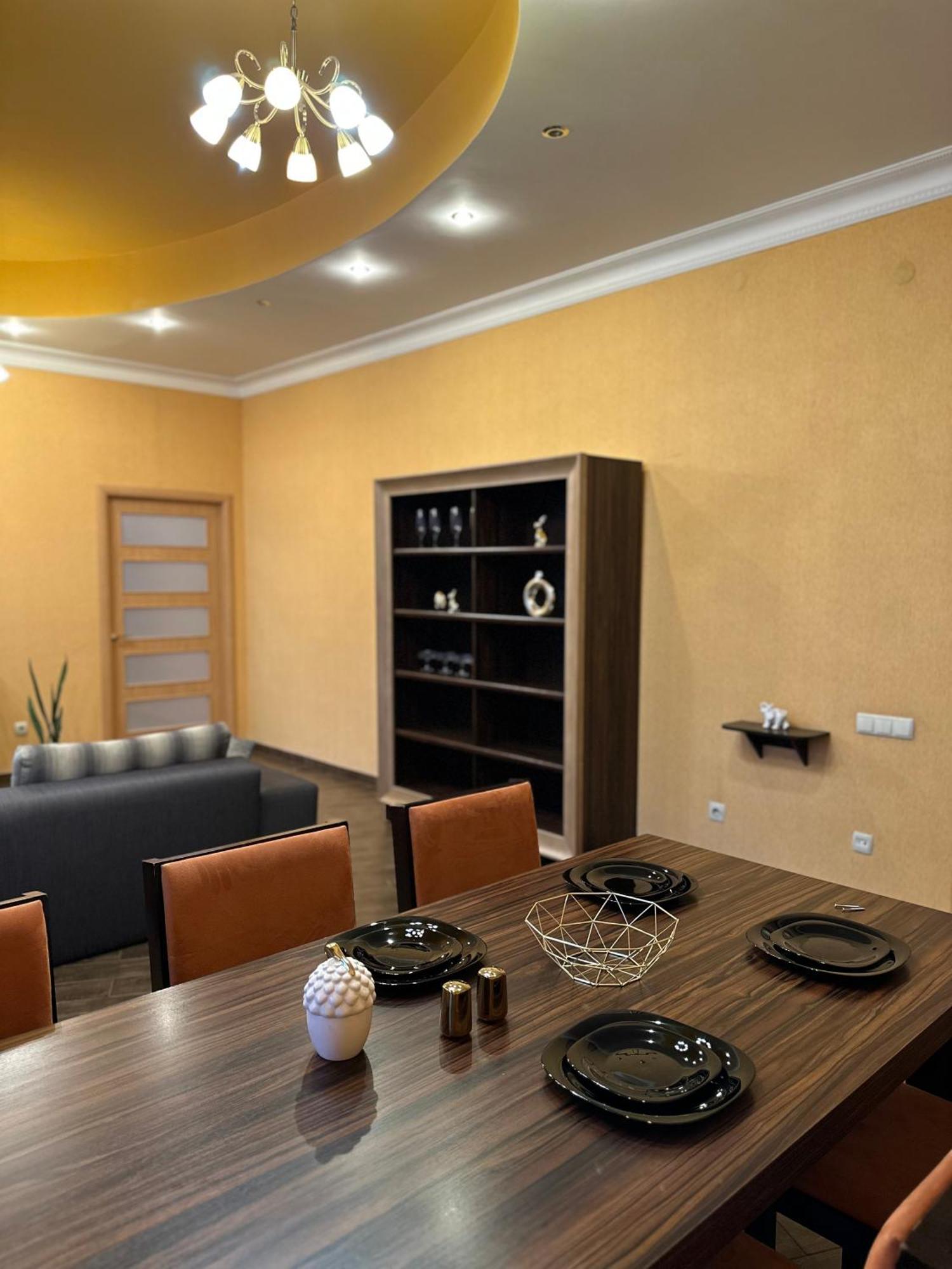 Vip Apartments ! 리비프 외부 사진